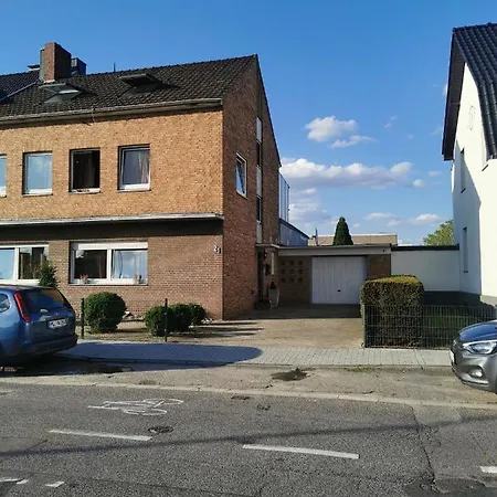 بيت ضيافة In Ein Haus Mit Waschmaschine بوروسيا مونشنغلادباخ